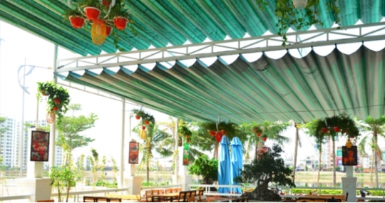Thi công mái xếp di động đẹp, chất lượng, nhanh chóng tại mái hiên đẹp Siêu Thị Bạt